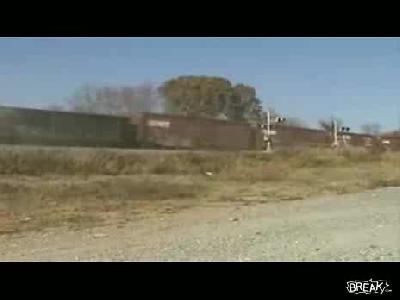 Tren �yle bir bi�ti ki